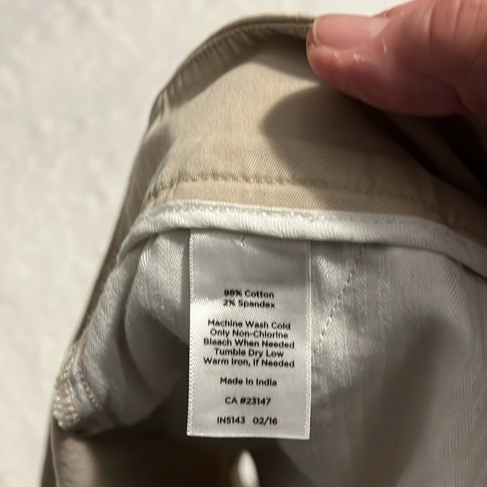 Talbots cotton beige shorts size 10 in great condition - Picture 2 of 5